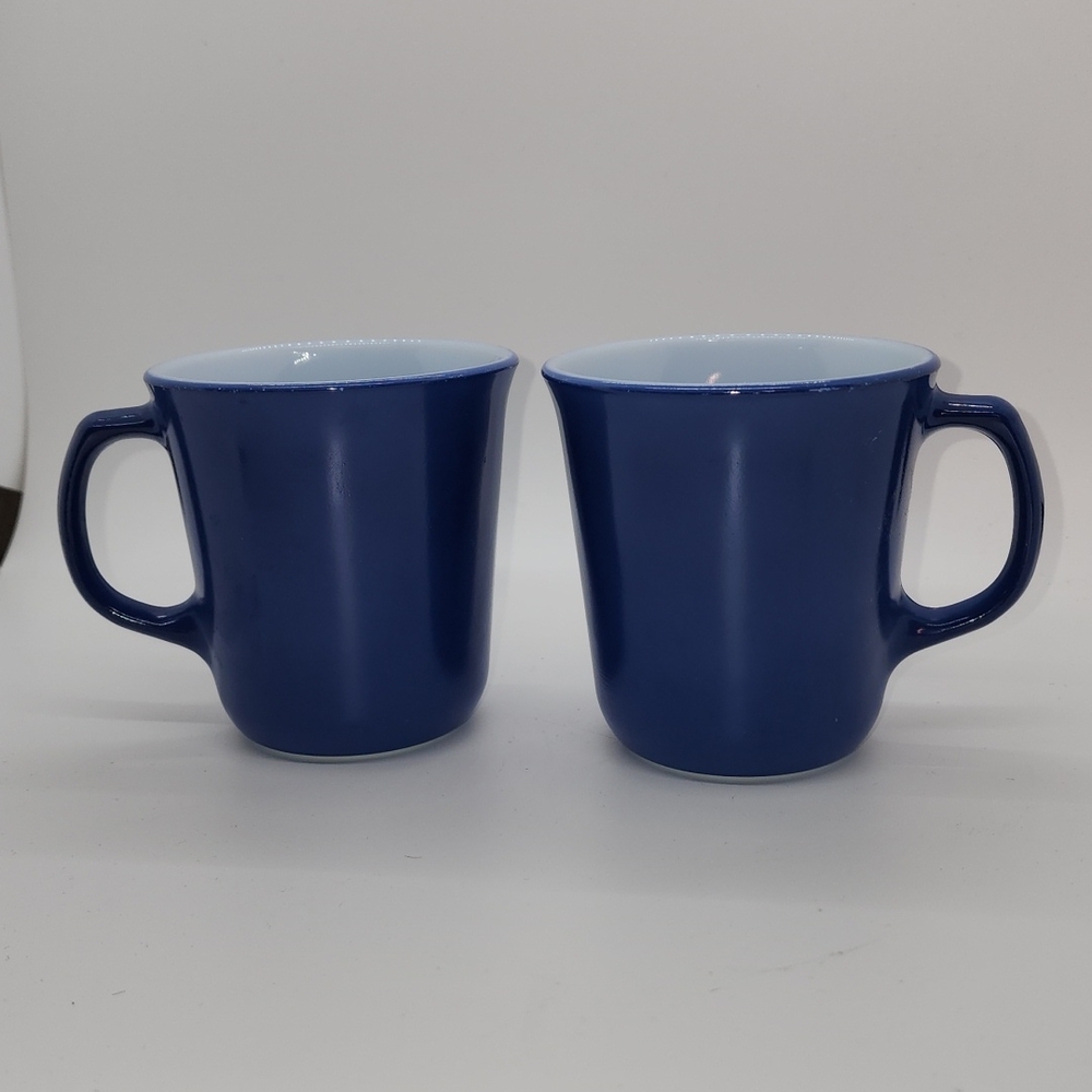 Pair of vintage Pyrex D-Handle mugs colonial blue
